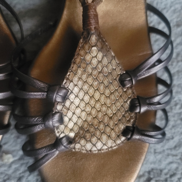 TALBOTS Open Toe Slingback Kitten Heel Sandals Size 9 in Brown - Picture 5 of 16